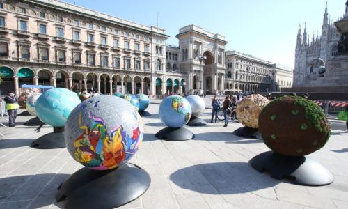 Mostra artisti we planet piazza Duomo Milano 03 aprile 2021,  ANSA / PAOLO SALMOIRAGO