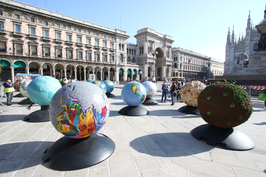 100 GLOBES TO SAVE THE PLANET by Giovanni Babino IT IGAL