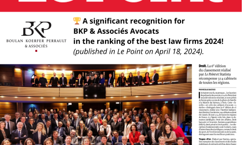 Copie de Yellow Navy Photo Modern Company Employee Newsletter